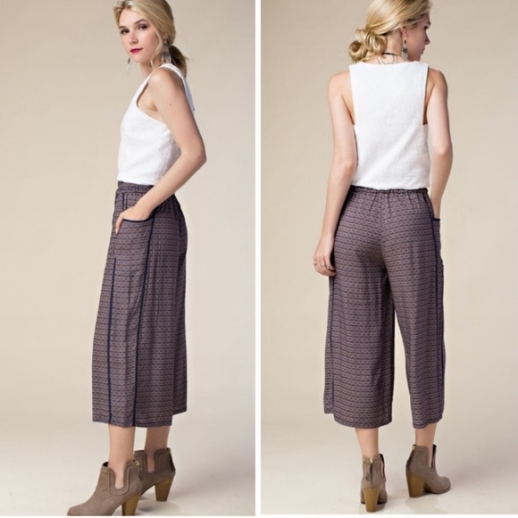 Kori🌷Wide Leg Crop Pants - Picture 2 of 4